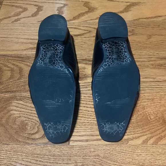Styled Black Dress Shoes - Picture 10 of 10